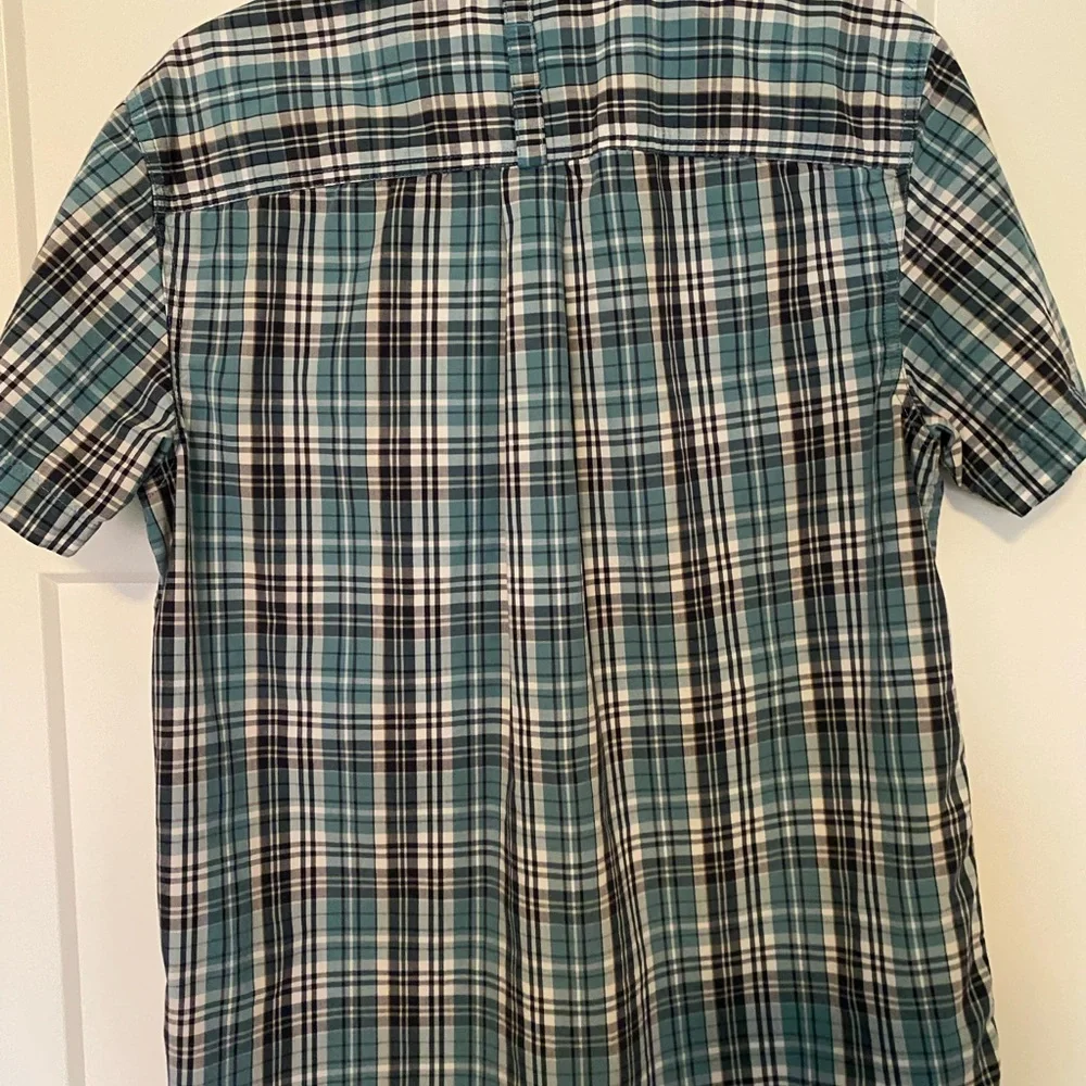 The North Face Plaid Short Sleeve Button Down Shirt (Men's Medium)Blue‎